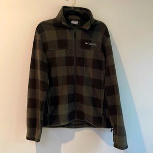 Size medium men’s Columbia jacket.